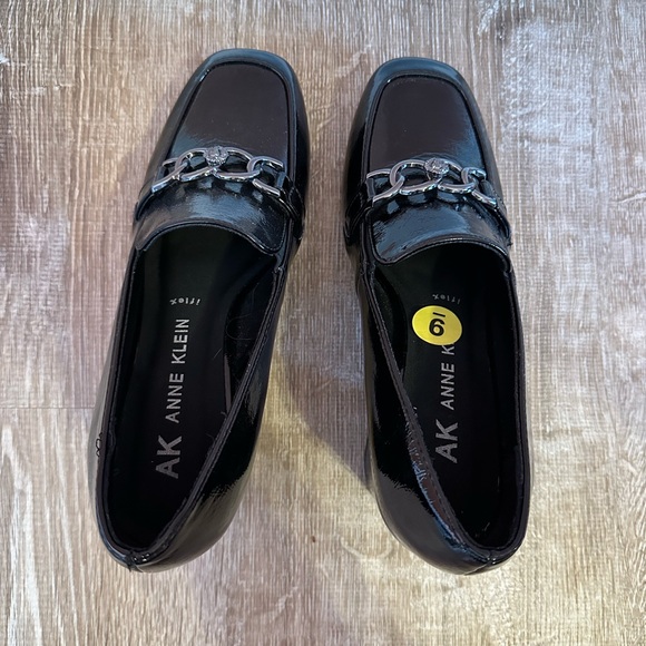 Women’s Anne Klein Shoes, Black, Size 9 - Picture 2 of 13